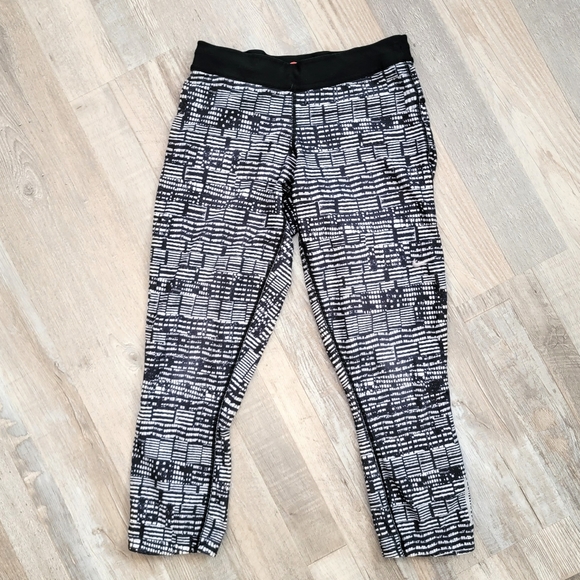 Nike Just Do It Crop Active Leggings Black and White Size Small - Picture 9 of 12